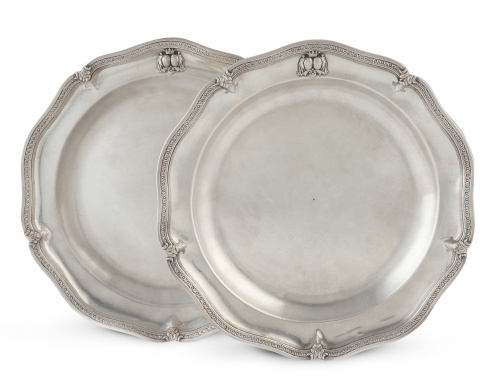 Maison Meurice Froment.Pareja de platos blasonados de plat