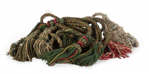 Lote de seis alzapaños, dos de ellos pareja, de diferentes 