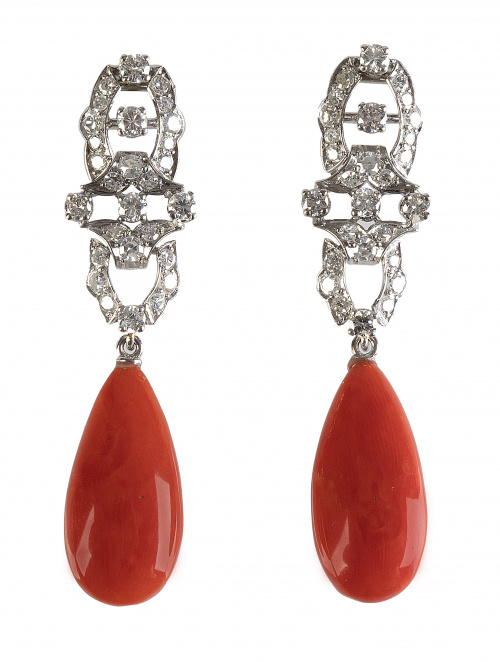 Pendientes largos de brillantes y perillas colgantes de cor