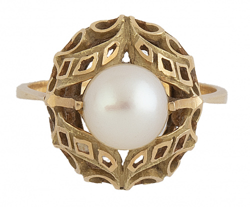 Sortija años 60 con perla cultivada en montura elevada con 