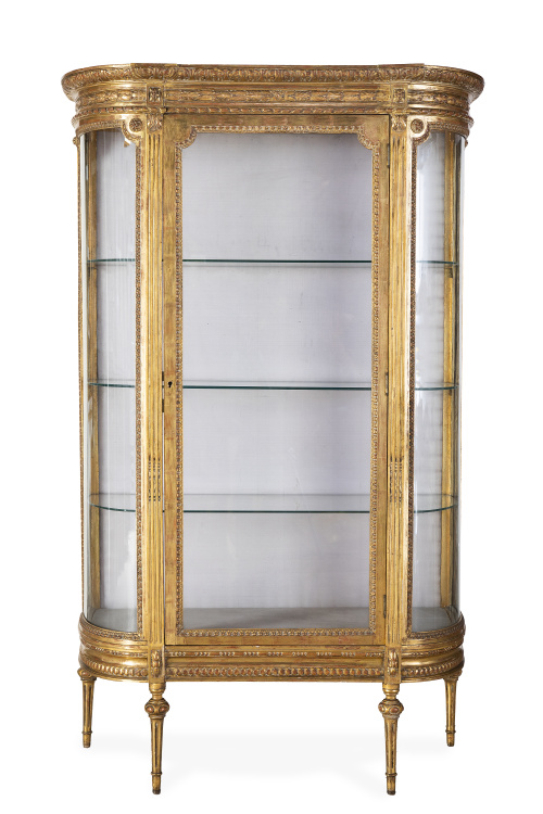 Vitrina en madera tallada y dorada de estilo Luis XVI.Fra