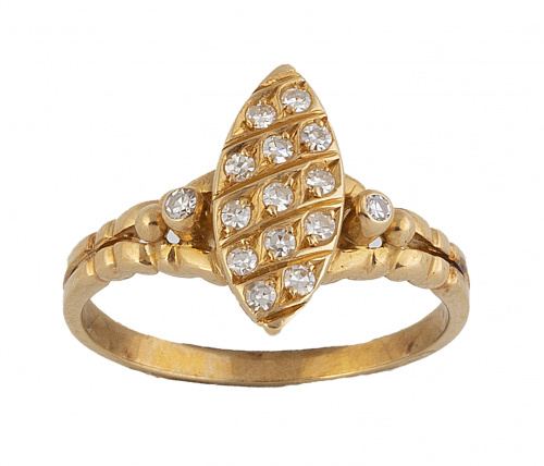 Sortija lanzadera con frente ojival cuajado de brillantes