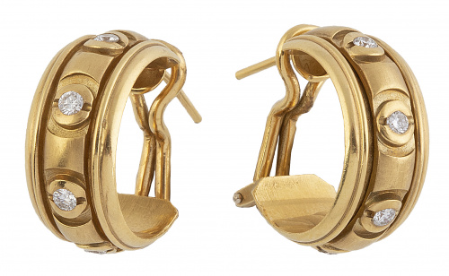 Pendientes criolla de frente ancho decorados con bandas gra