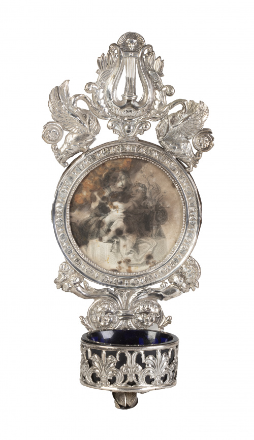 Benditera fernandina de plata en su color, con tondo con gr