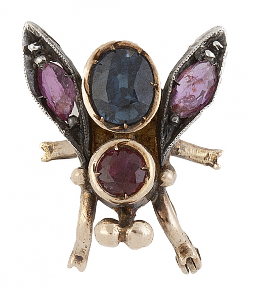 Broche mosca de pp. S. XX con zafiro y rubíes