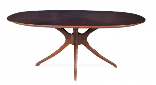 Mesa oval de comedor "mid-century" de madera. Siguiendo d