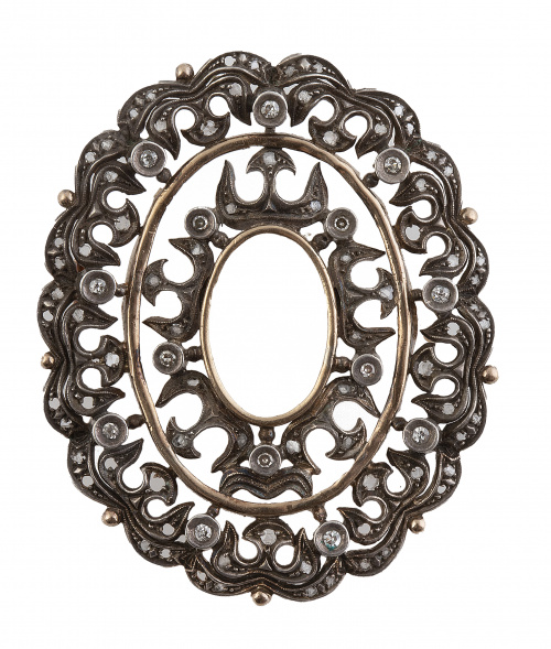 Broche oval portugués S. XVIII-XIX con diamantes con dos or
