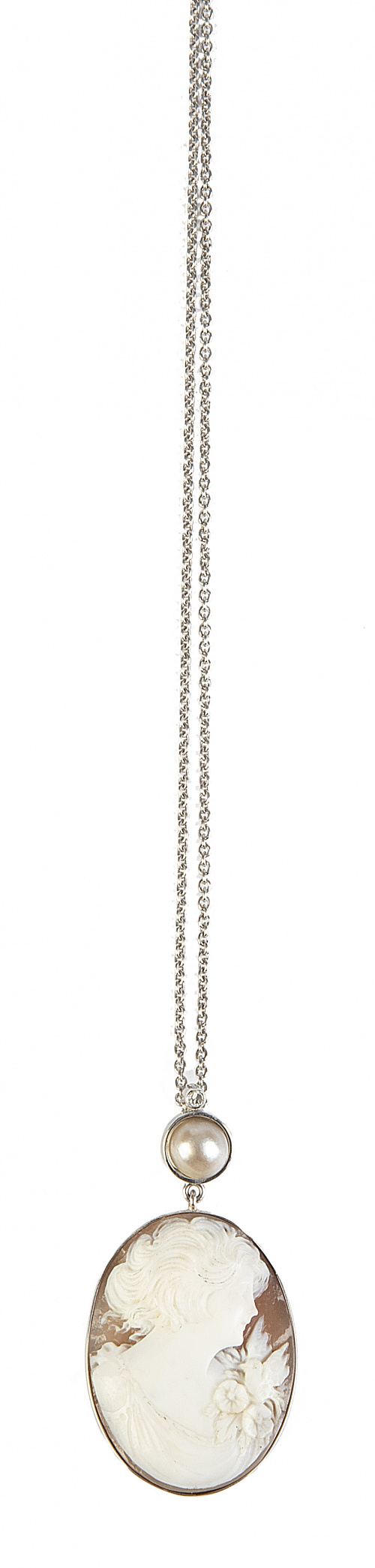Pendentif con camafeo de dama tallado en concha bicolor que