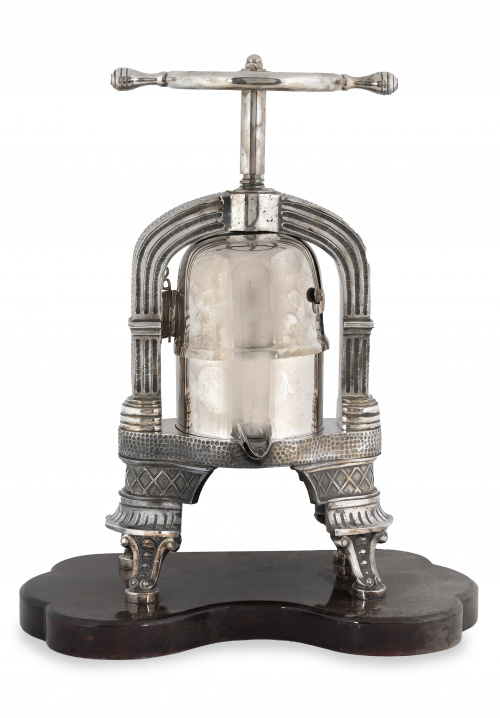 Prensa. Con marcas “ZM”. Marcada “Alpaca Plata”.Martínez,