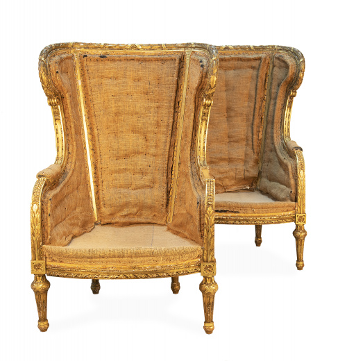 Pareja de bergeres eduardinas de madera tallada y dorada de