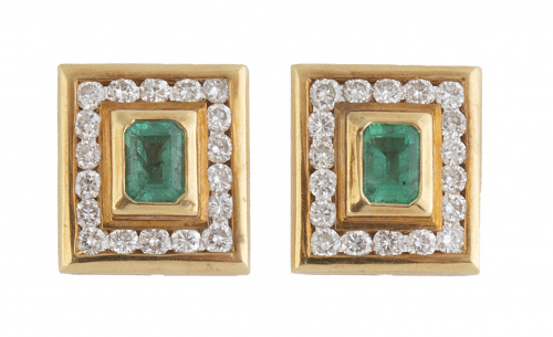 Pendientes cuadrados con esmeralda talla esmeralda orlado d