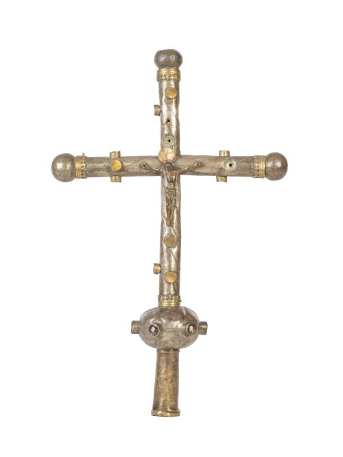 Cruz procesional de "gajos" de bronce plateado y esmalte co