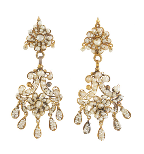 Aderezo salmantino S. XVIII con cruz de pecho y pendientes 