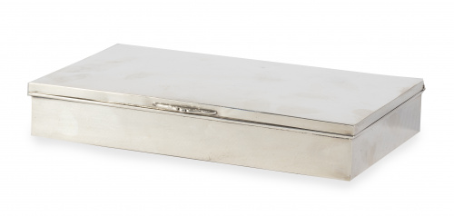 Caja de puros de plata con alma de madera. Con marcas.Joy