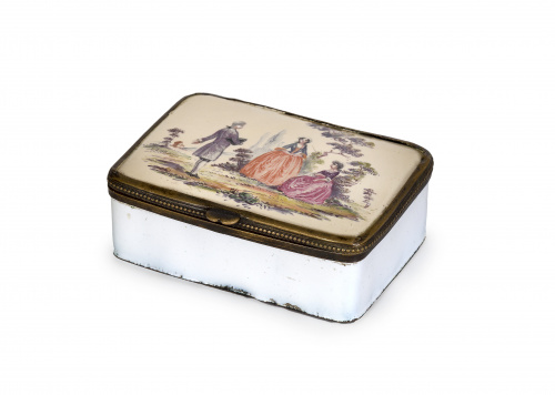 Caja de rapé en metal esmaltada con personajes en la tapa.