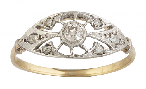 Sortija de pp. S. XX con brillante en chatón central rodead