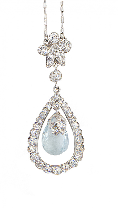 Pendentif de estilo Belle-Epoque con perilla de aguamarina,