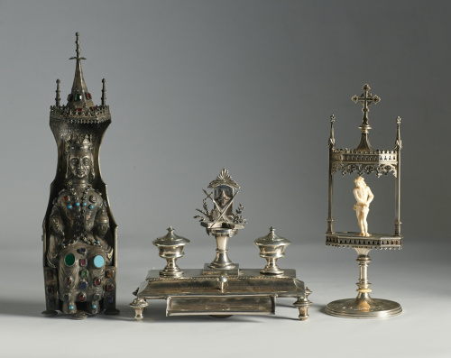 Escribanía en plata torneada, fundida y troquelada.H. Carr