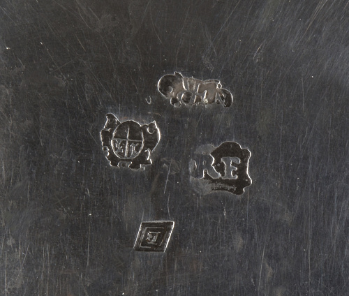 Pareja de especieros de plata de su color y dorada.Ofebre 