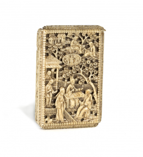 Tarjetero en marfil tallado.China, segunda mitad S. XIX