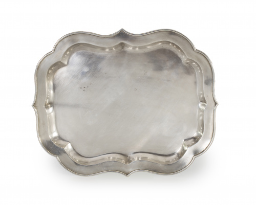 Bandeja de plata en su color de perfil formado arcos conopi