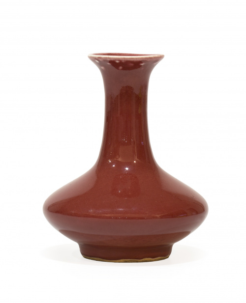 Jarrón en porcelana “Sangre de Toro”. China, Dinastía Qing