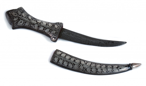 Daga jambiya en metal y plata con trabajo de nihelado.Trab