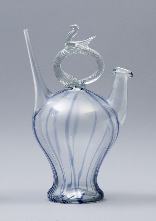 Botijo o cantir de vidrio incoloro e hilos azules o laticin