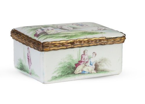 Tabaquera de esmalte con decoraciòn de escenas galantes.A