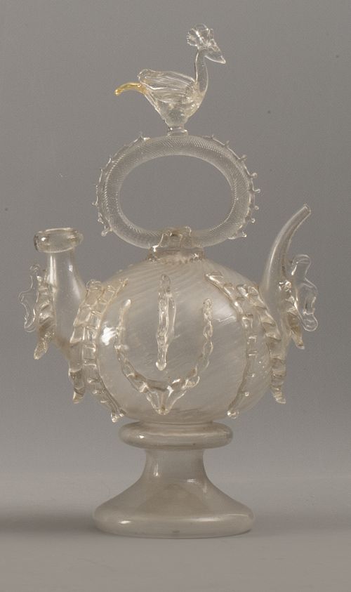 Botijo o cantir de vidrio transparente rematado por ave.C