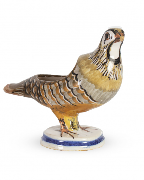 Terrina de cerámica esmaltada en foma de perdiz.Manises, 