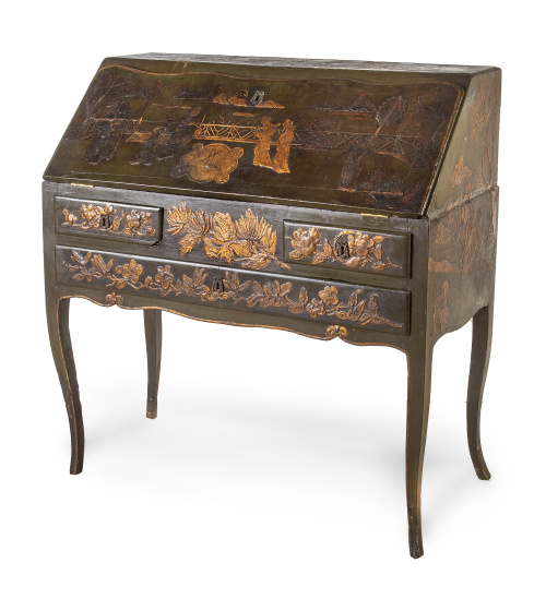 Bureau de pente de madera lacada de verde y dorada, con dec