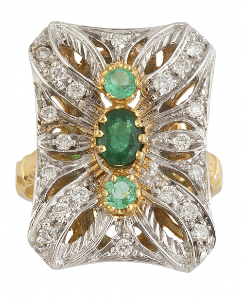 Sortija de brillantes y esmeraldas con diseño de gran lanza