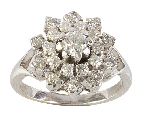 Sortija de rosetón elevado de brillantes