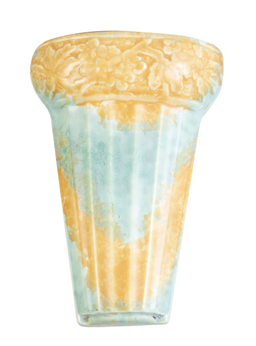 Aplique Art Decó de porcelana esmaltada de naranja y azul. 