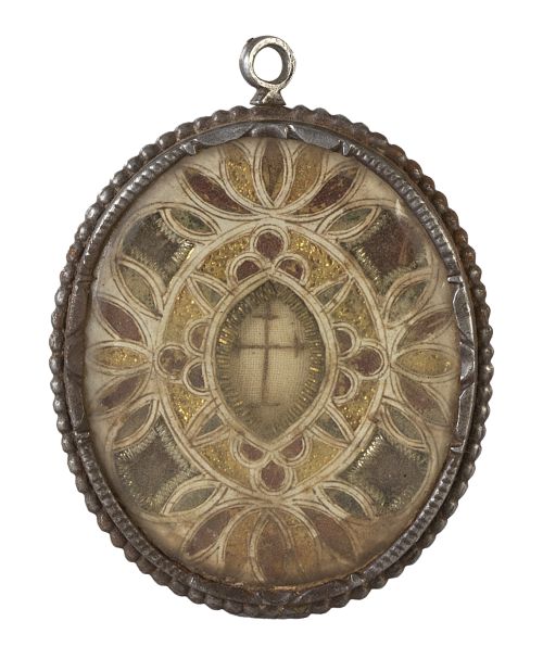 Medalla devocional de dos vitrales con marco de hierro y bo