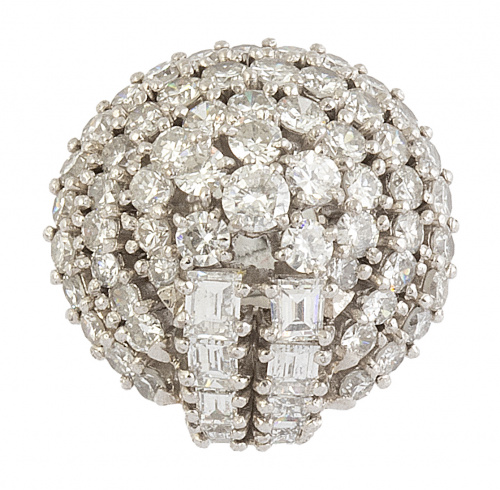 Sortija con diseño de cúpula de brillantes y brillantes tal