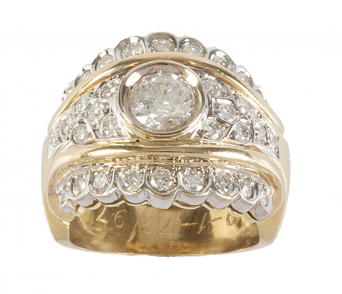  Sortija ancha de brillantes con brillante en chatón centra