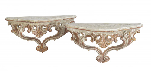 Pareja de ménsulas decorativas de estilo Luis XV en madera 