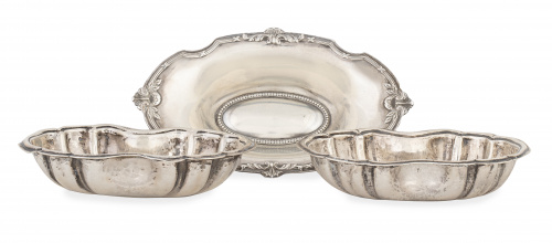 Lote de tres centritos de plata, uno con marcas de Matilde 