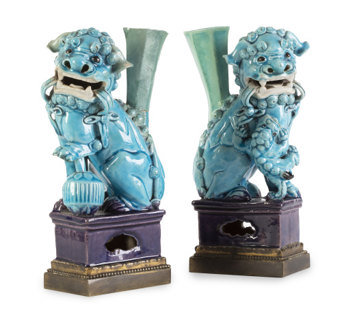 Pareja de quimeras de porcelana esmaltada en azul turquesa,