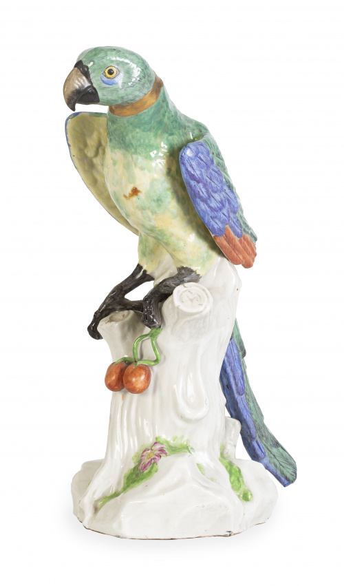 Loro de porcelana esmaltada. Marcado.Samson, con marcas d