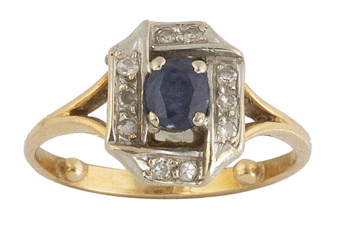 Sortija de pp. S. XX con zafiro talla oval central y marco 