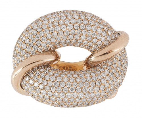 Sortija con gran centro a modo de hebilla de pavé de brilla