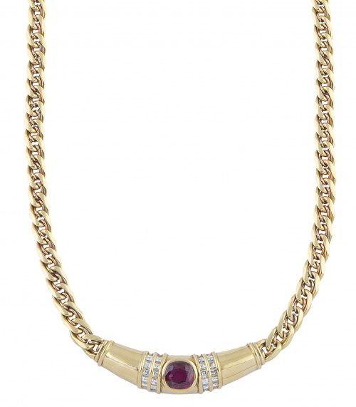 Collar con centro de banda arqueada con rubí de talla oval 