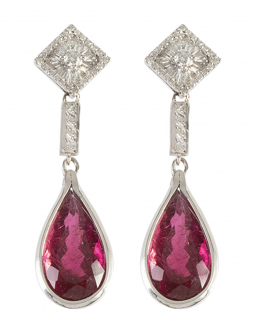 Pendientes largos con perilla facetada de turmalina, colgan