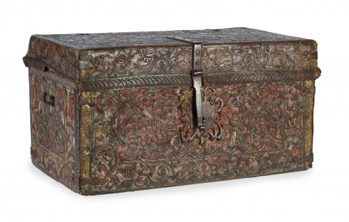 Maleta de viaje o "petaca" con alma de madera encorada, gof