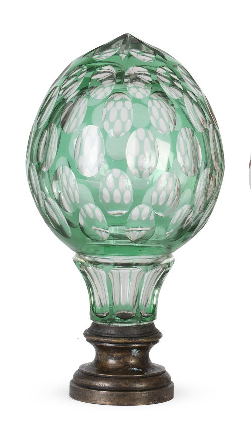 Remate de escalera de cristal facetado verde y transparente