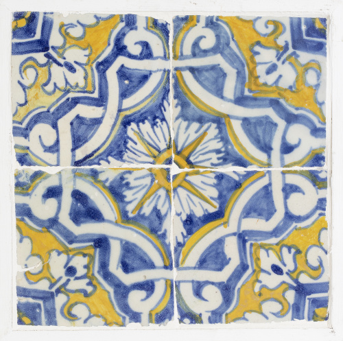 Panel de cuatro azulejos de cerámica esmaltada en azul de c