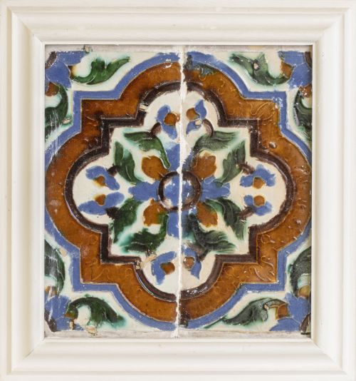 Dos azulejos de techo de cerámica de arista esmaltada en me